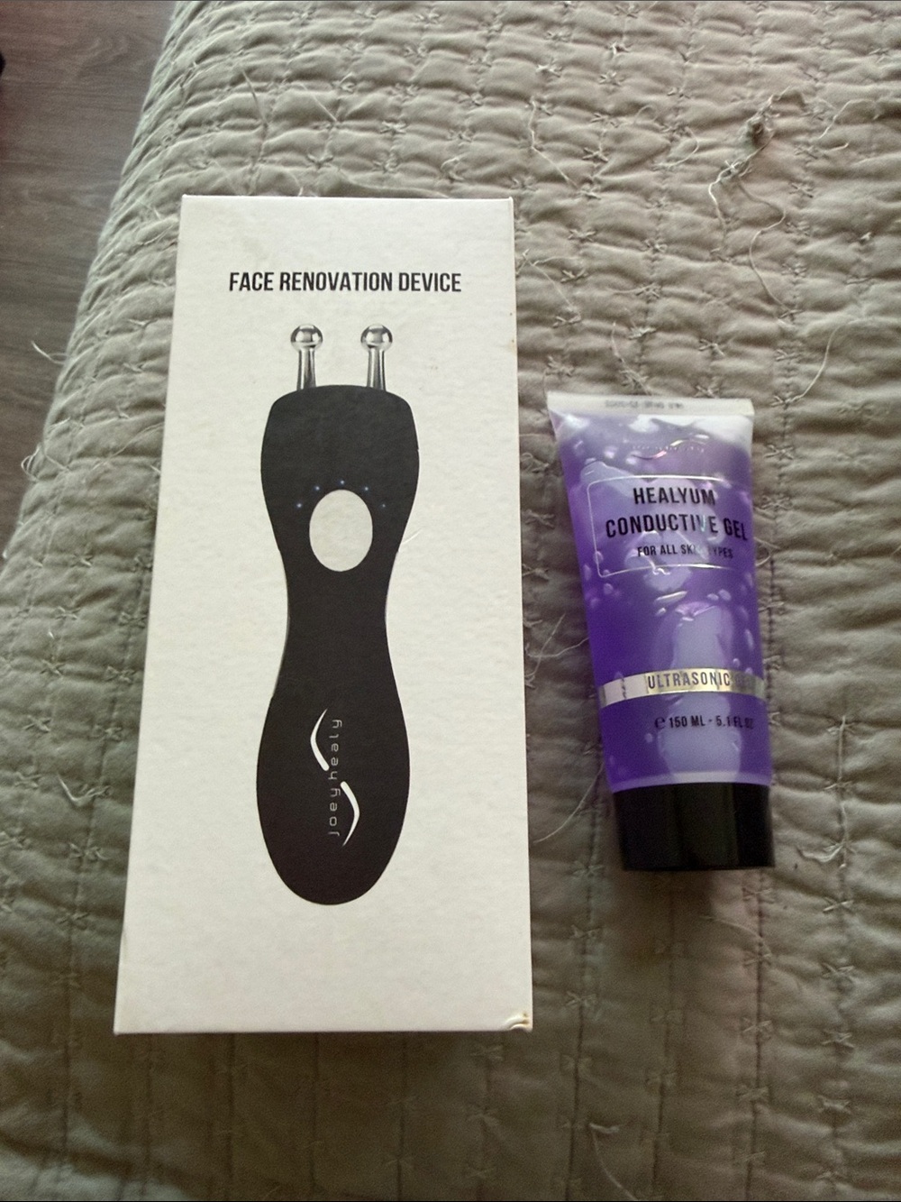 Joey Healy face renovation device NWT microcurrent device